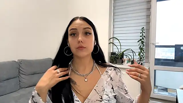 KelsiKier online show from October 4, 2025, 8:23 am