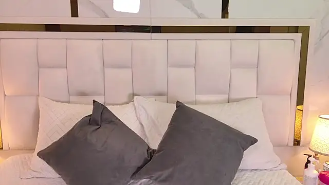 samanthaa sm online show from December 14, 2025, 11:37 am