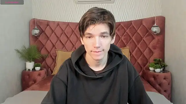 Snapshot of alfred_joness chatting on October 18, 2025, 6:48 am alfred joness online show from October 18, 2025, 6:48 am