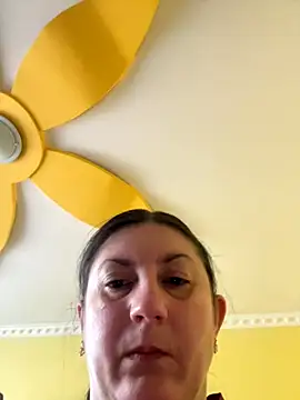 oksana1990 online show from October 2, 2025, 6:31 am