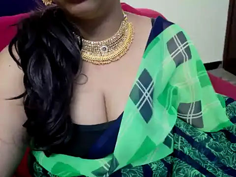 Snapshot of tamilqueenbaby chatting on September 22, 2025, 6:37 am tamilqueenbaby online show from September 22, 2025, 6:37 am