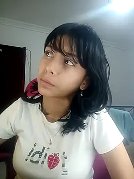 xoxo milk online show from December 20, 2025, 11:12 pm