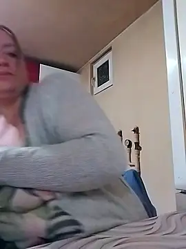 Mommygetnaughty online show from January 5, 2026, 10:46 pm