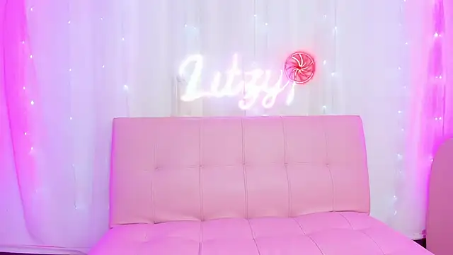 Pink1  online show from October 9, 2025, 6:39 pm