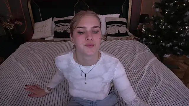 AlinaLiii online show from January 7, 2026, 3:36 pm