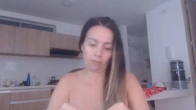 LovePaula online show from June 9, 2026, 3:07 am