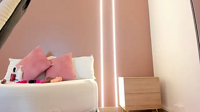 zoee zi online show from February 26, 2026, 6:51 pm