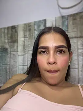 Snapshot of Valery_lux16 chatting on March 8, 2026, 2:32 pm Valery lux16 online show from March 8, 2026, 2:32 pm