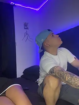 BoomChikaWow online show from September 26, 2025, 6:06 am