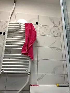 HotLenaX online show from November 3, 2025, 5:25 pm