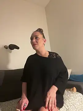 Reine du Vice84 online show from February 6, 2026, 7:02 am