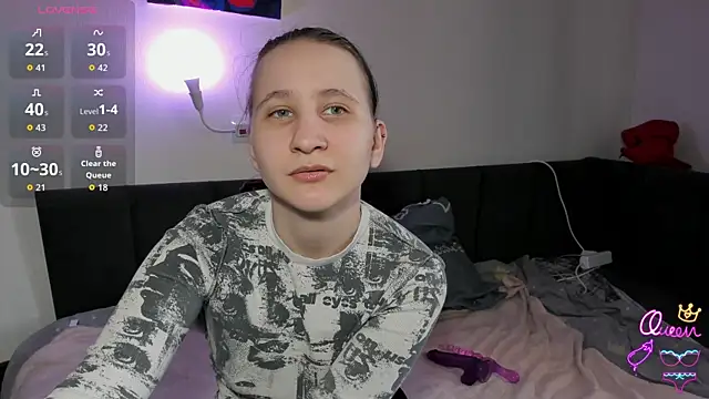 ChristinaFivePlus online show from April 1, 2026, 11:55 am