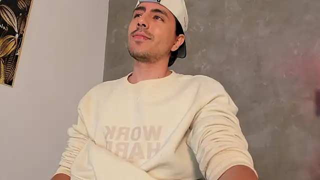 dylan cross  online show from December 19, 2025, 11:28 am