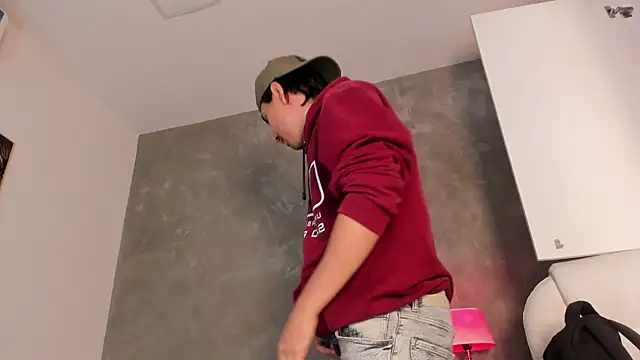 dylan cross  online show from January 9, 2026, 11:24 am