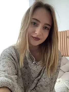 LinaViam online show from September 22, 2025, 6:26 am