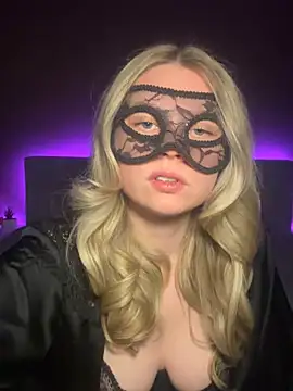 Cherrycolada online show from April 18, 2026, 6:12 pm