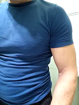 giovan2020 online show from February 3, 2026, 10:37 pm