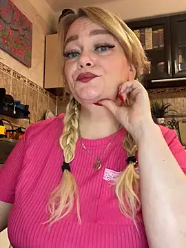 Snapshot of Sweet-blonde chatting on October 10, 2025, 8:24 am Sweet-blonde online show from October 10, 2025, 8:24 am
