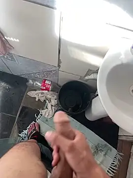 ooMiguel17CM online show from December 18, 2025, 7:20 pm