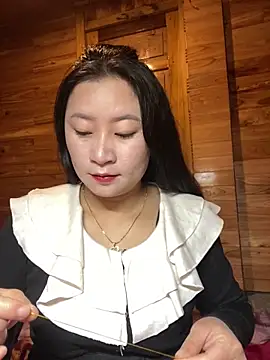 violet-00 online show from December 23, 2025, 1:03 am