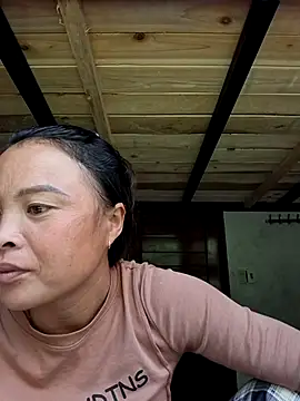 xuxulovezz online show from October 28, 2025, 4:49 am