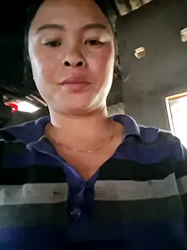 xuxulovezz online show from November 10, 2025, 5:28 am