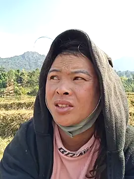 xuxulovezz online show from December 20, 2025, 4:30 am