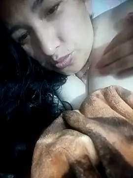 rossiteylor online show from April 28, 2026, 10:42 am