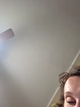 brunettebabexo3 online show from October 24, 2025, 7:27 am