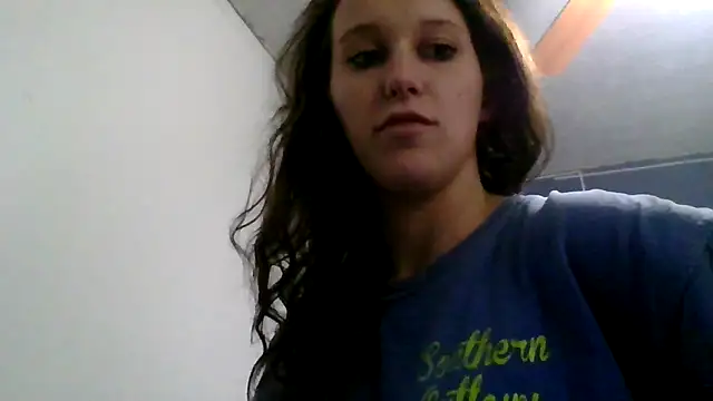 brunettebabexo3 online show from March 24, 2026, 5:23 am