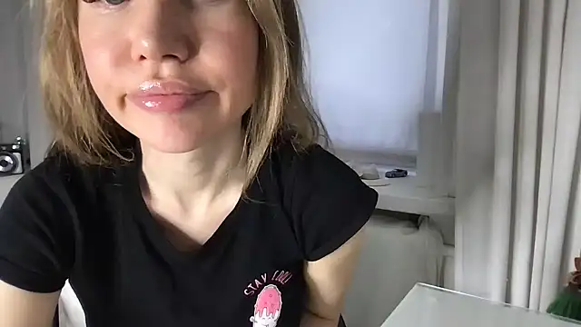 Snapshot of Marivell chatting on October 1, 2025, 2:01 pm Marivell online show from October 1, 2025, 2:01 pm