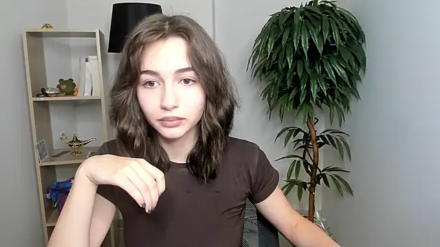 LettySlovacek online show from September 23, 2025, 11:02 am