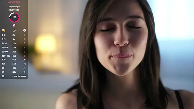 LettySlovacek online show from October 19, 2025, 2:12 am