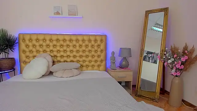 TrishaDarks online show from March 6, 2026, 6:10 am