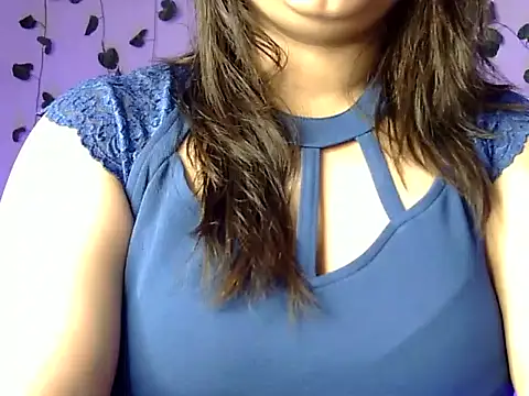 Aaliya02 online show from November 24, 2025, 2:33 am