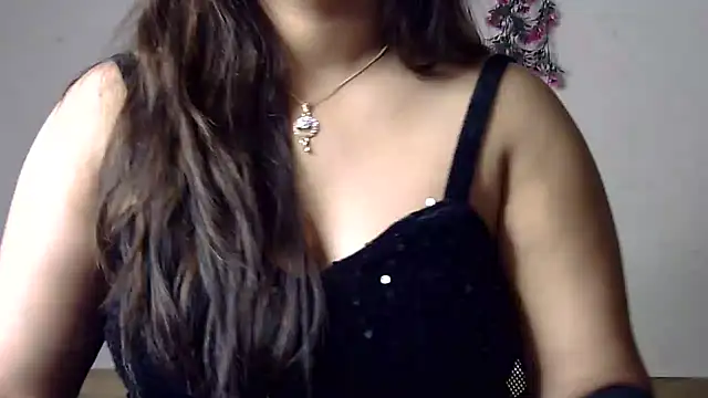Aaliya02 online show from June 18, 2026, 10:41 am