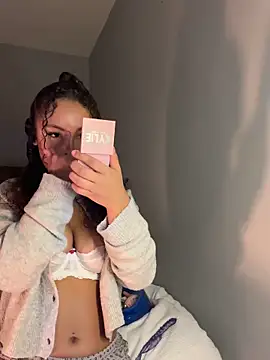 OliviaAshhh online show from November 22, 2025, 9:47 pm