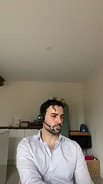 eauminerale online show from February 16, 2026, 8:32 am