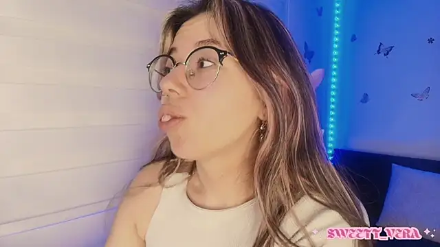 sweettvera online show from October 16, 2025, 10:38 am