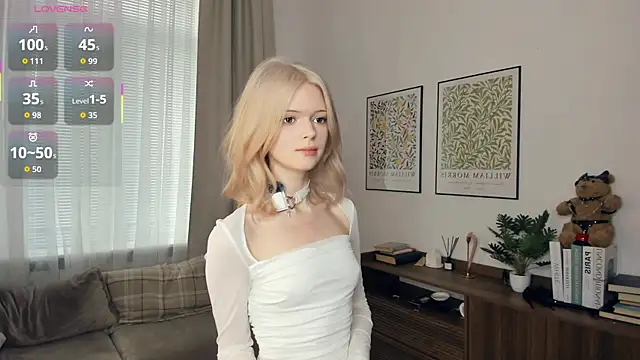 Snapshot of LaureMestler chatting on November 20, 2025, 7:41 am LaureMestler online show from November 20, 2025, 7:41 am