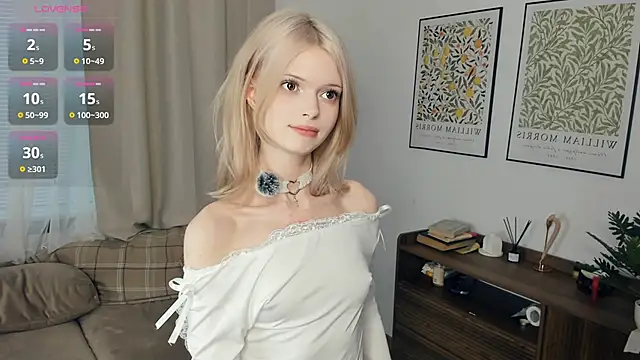 Snapshot of LaureMestler chatting on December 1, 2025, 9:25 am LaureMestler online show from December 1, 2025, 9:25 am