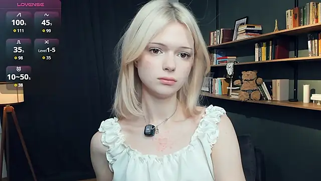 Snapshot of LaureMestler chatting on January 14, 2026, 9:26 am LaureMestler online show from January 14, 2026, 9:26 am