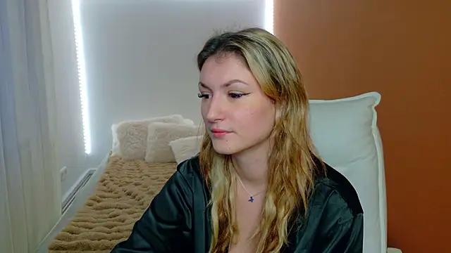 Snapshot of Anaayss_ chatting on February 2, 2026, 6:01 am Anaayss online show from February 2, 2026, 6:01 am