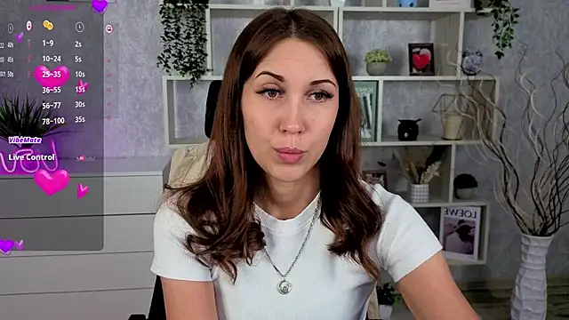 DreamVelour online show from October 24, 2025, 9:44 pm