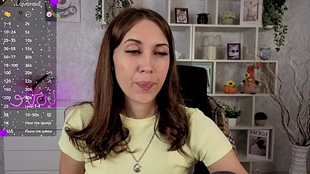 DreamVelour online show from November 1, 2025, 11:18 pm