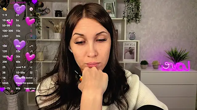 DreamVelour online show from November 10, 2025, 8:19 pm