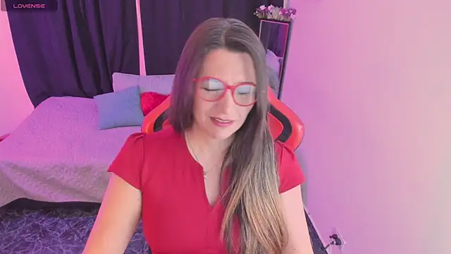 Snapshot of Hanna_MA chatting on May 12, 2026, 2:58 pm Hanna MA online show from May 12, 2026, 2:58 pm