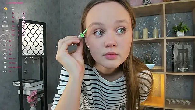 ElenoreReth online show from November 12, 2025, 1:06 am