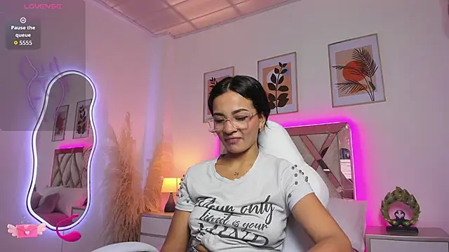 akira 09  online show from November 11, 2025, 12:16 pm