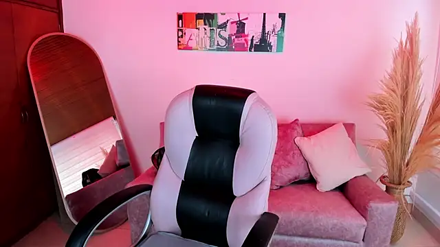 Antonela vargas online show from November 21, 2025, 12:15 pm